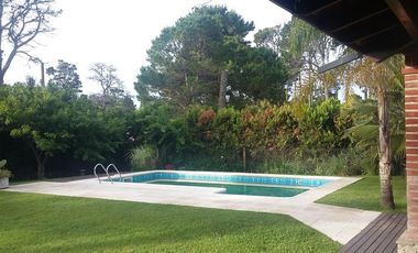 Excelente chalet en los alamos, con piscina climatizada - Pinamar