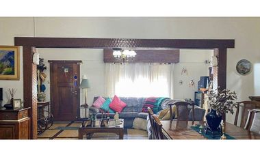 Chalet con Departamento en Venta Zona: Pompeya