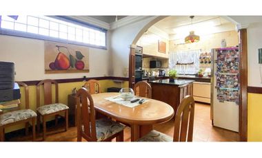 Chalet con Departamento en Venta Zona: Pompeya