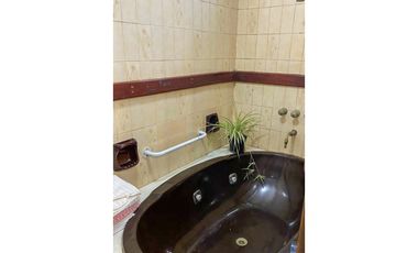 Chalet con Departamento en Venta Zona: Pompeya