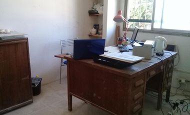 EXCELENTE GALPON TECHO DE LOZA Y ENTREPISO.