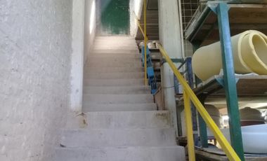 EXCELENTE GALPON TECHO DE LOZA Y ENTREPISO.