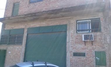 EXCELENTE GALPON TECHO DE LOZA Y ENTREPISO.