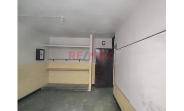 Amplia Casa Precio De Ocasion En Urb. Piura