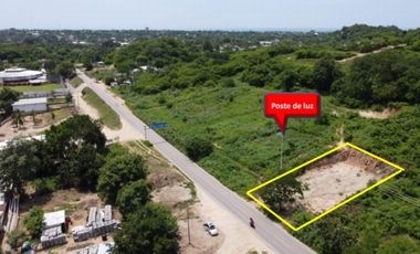 Terreno sobre av. principal y colindante con dos universidades, Pto. Esc. Oax.