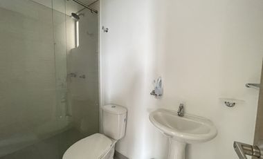 apartamento en arriendo en prados del este. Cod A5748