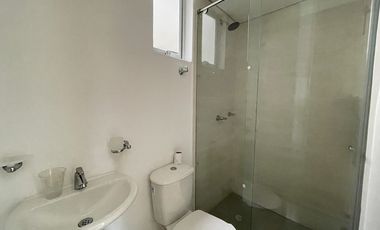apartamento en arriendo en prados del este. Cod A5748