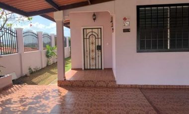 VENDO CASA EN ARRAIJAN JUAN DEMOSTENES BRISAS DEL GOLF 3R