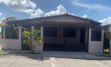 VENDO CASA EN ARRAIJAN JUAN DEMOSTENES BRISAS DEL GOLF 3R