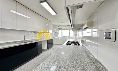 Departamento venta/ arriendo de 3 dorm. en Vitacura - Vista