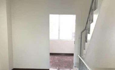 ขายพร้อมผู้เช่า Townhouse ในสุขุมวิท 65