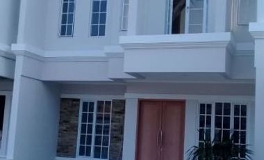 Rumah baru 2 lantai 1,5M dalam town house di Ciputat
