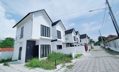 Rumah 2 Lantai Milenial Dalam Perum