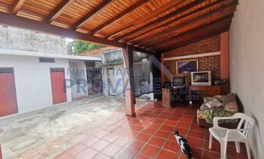 CASA-LOCAL en VENTA en Los Patios Once de Noviembre