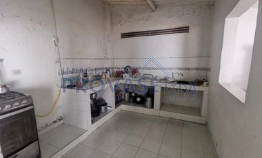 CASA-LOCAL en VENTA en Los Patios Once de Noviembre