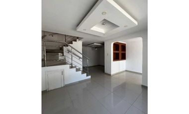 VENDO CASA  BARRIO LAS FLORES