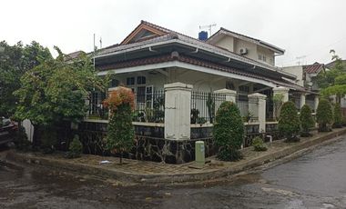 Jual & Sewa: Rumah Hook Premium Cinere, 3+1 KT, Dekat 3 Tol & Padel