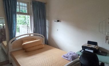 Jual & Sewa: Rumah Hook Premium Cinere, 3+1 KT, Dekat 3 Tol & Padel