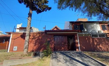 Casa con 4 dormitorios - Entre Rios al 2200 - Quilmes Oeste