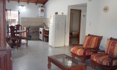 CHALET CON CAPACIDAD PARA 4 PERSONAS A DOS CUADRAS DEL MAR