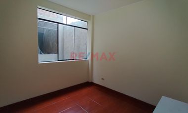 Departamento Flat 2Do. Piso Con Balcon En San Juan De Lurigancho