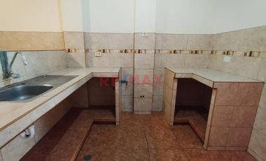 Departamento Flat 2Do. Piso Con Balcon En San Juan De Lurigancho