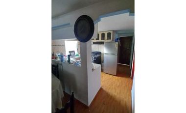 VENDO CASA  BIEN UBICADA  EN LA BARRIADA EL PALMAR 200MTS