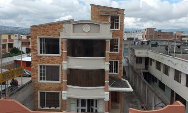 Edificio central en venta en Ibarra en la calle Maldonado y Juan Francisco Bonilla