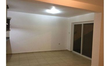 Venta de casa en condominio zona sur de manta