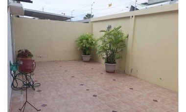 Venta de casa en condominio zona sur de manta
