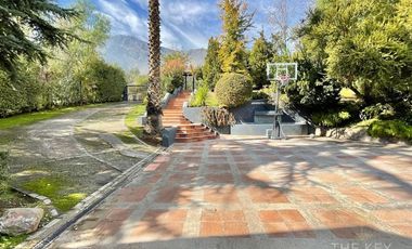 Casa en arriendo de 5 dorm. en Peñalolén