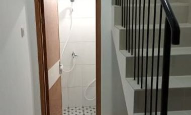 Rumah Klasik 2 Lantai Dalam Kota 5 Menit dari XT Square