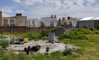 Venta con  Taller, Casa, Locales cerca Metepec