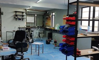Venta con  Taller, Casa, Locales cerca Metepec