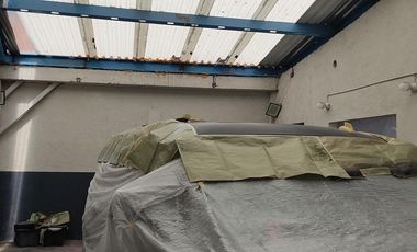 Venta con  Taller, Casa, Locales cerca Metepec