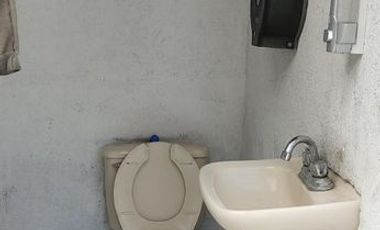 Venta con  Taller, Casa, Locales cerca Metepec