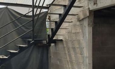 Venta con  Taller, Casa, Locales cerca Metepec
