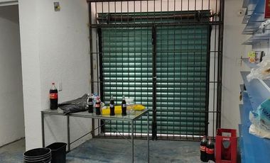 Venta con  Taller, Casa, Locales cerca Metepec