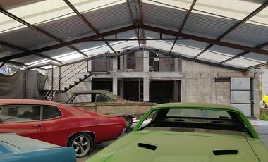 Venta con  Taller, Casa, Locales cerca Metepec