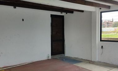 Venta con  Taller, Casa, Locales cerca Metepec