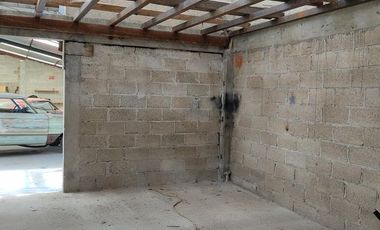 Venta con  Taller, Casa, Locales cerca Metepec