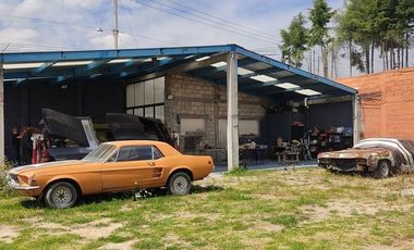 Venta con  Taller, Casa, Locales cerca Metepec
