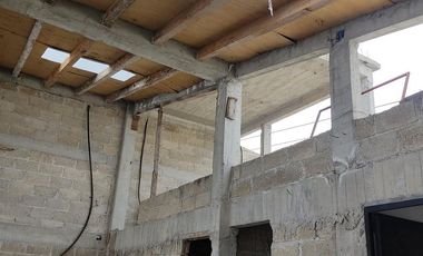 Venta con  Taller, Casa, Locales cerca Metepec