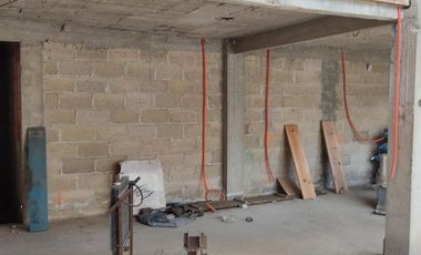 Venta con  Taller, Casa, Locales cerca Metepec