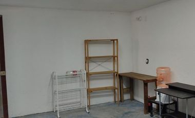 Venta con  Taller, Casa, Locales cerca Metepec