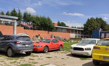 Venta con  Taller, Casa, Locales cerca Metepec