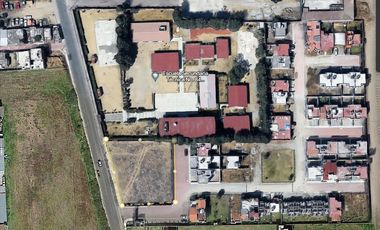 Venta con  Taller, Casa, Locales cerca Metepec