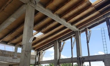Venta con  Taller, Casa, Locales cerca Metepec