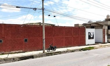 Venta con  Taller, Casa, Locales cerca Metepec