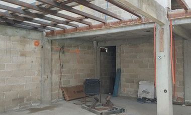 Venta con  Taller, Casa, Locales cerca Metepec